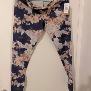 Brand New with tags floral Onzie leggings